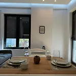 Διαμέρισμα Modern At *